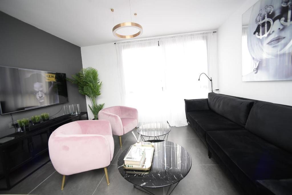 Z-32 Luxury Boutique דירה *