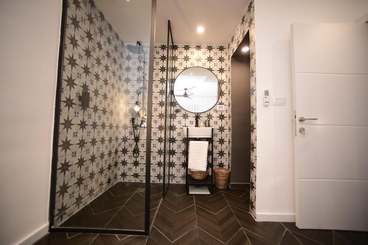 Z-32 Luxury Boutique דירה *
